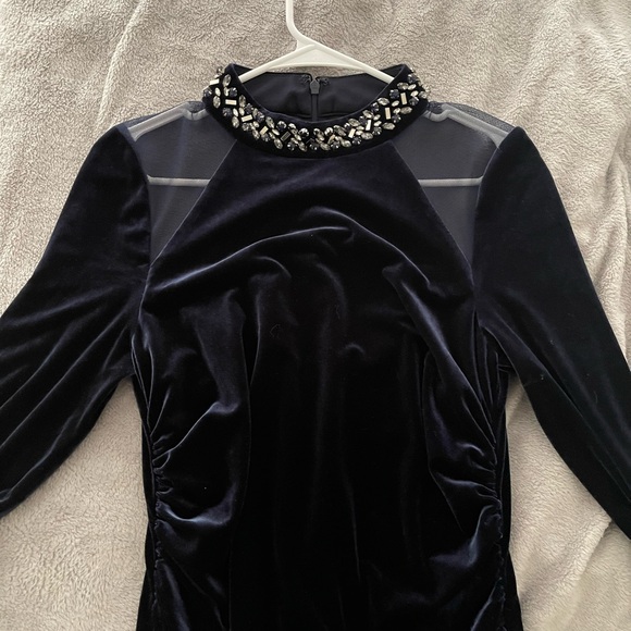 Vince Camuto navy velvet gown - Picture 6 of 8